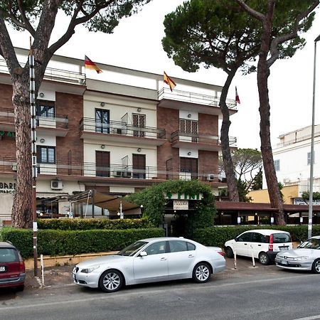 Hotel 4 Pini Rom Exterior foto