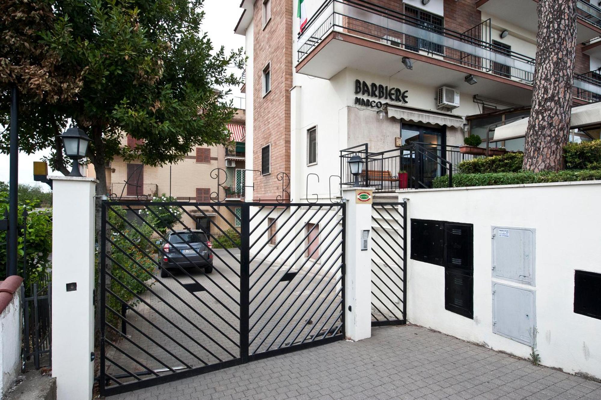 Hotel 4 Pini Rom Exterior foto