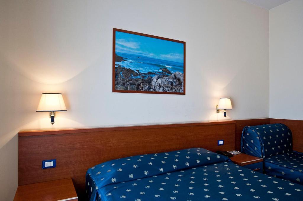 Hotel 4 Pini Rom Zimmer foto