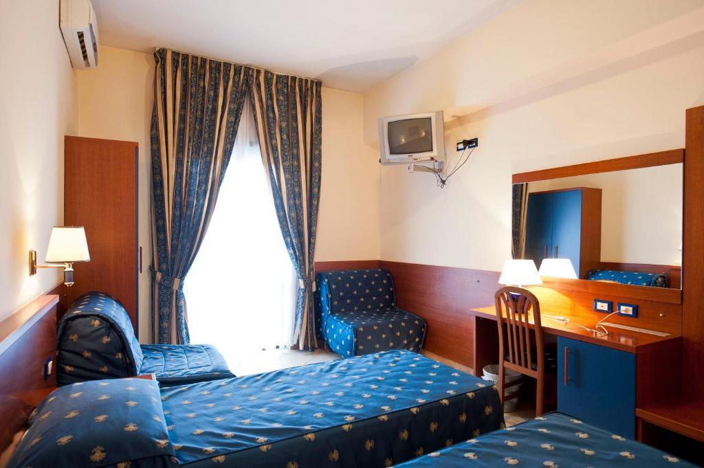 Hotel 4 Pini Rom Exterior foto